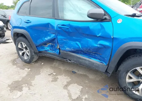 2017 Jeep Cherokee Trailhawk 4X4 from USA, damaged, VIN 1C4PJMBS2HW612792